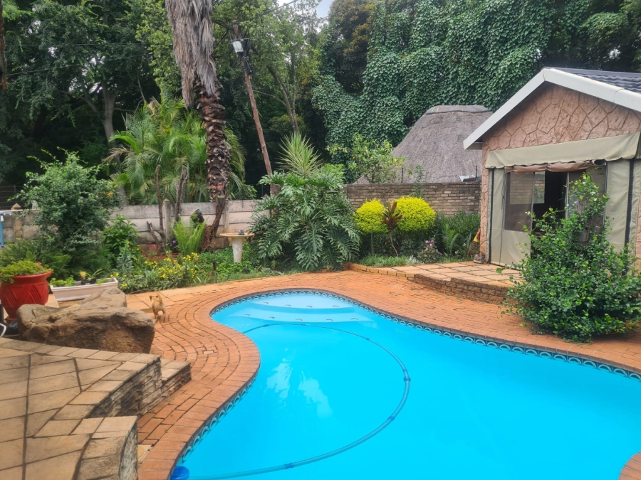 6 Bedroom Property for Sale in Cashan North West